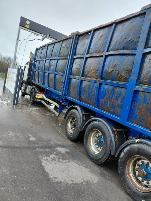 De vânzare semiremorca mega!