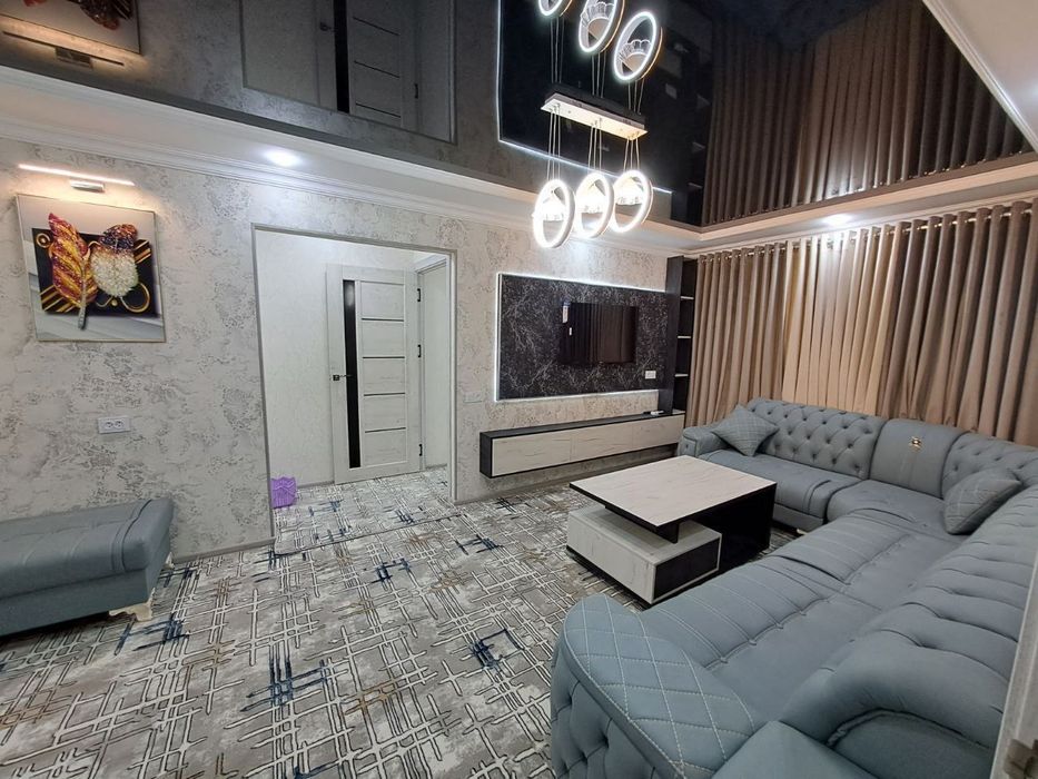 Аренда 2.хонали чорсу версал туйхона олдида оилага берилади