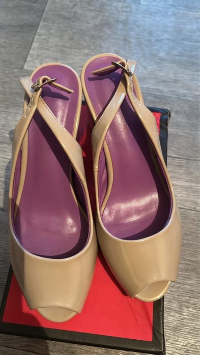 Босоножки летние