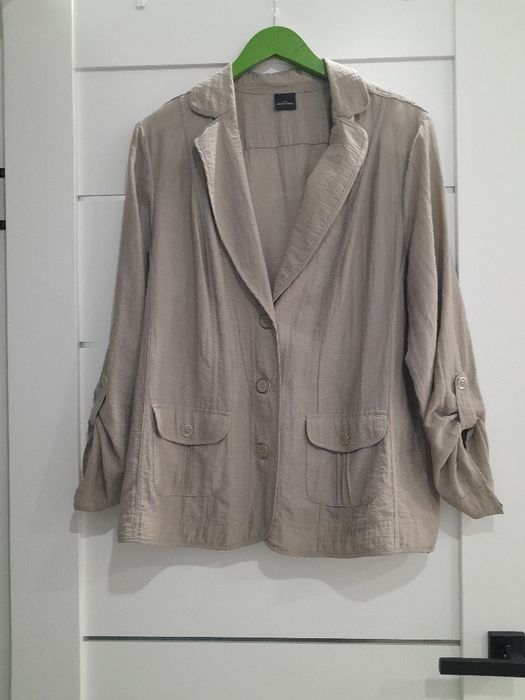 Пиджак ,костюмы,платья