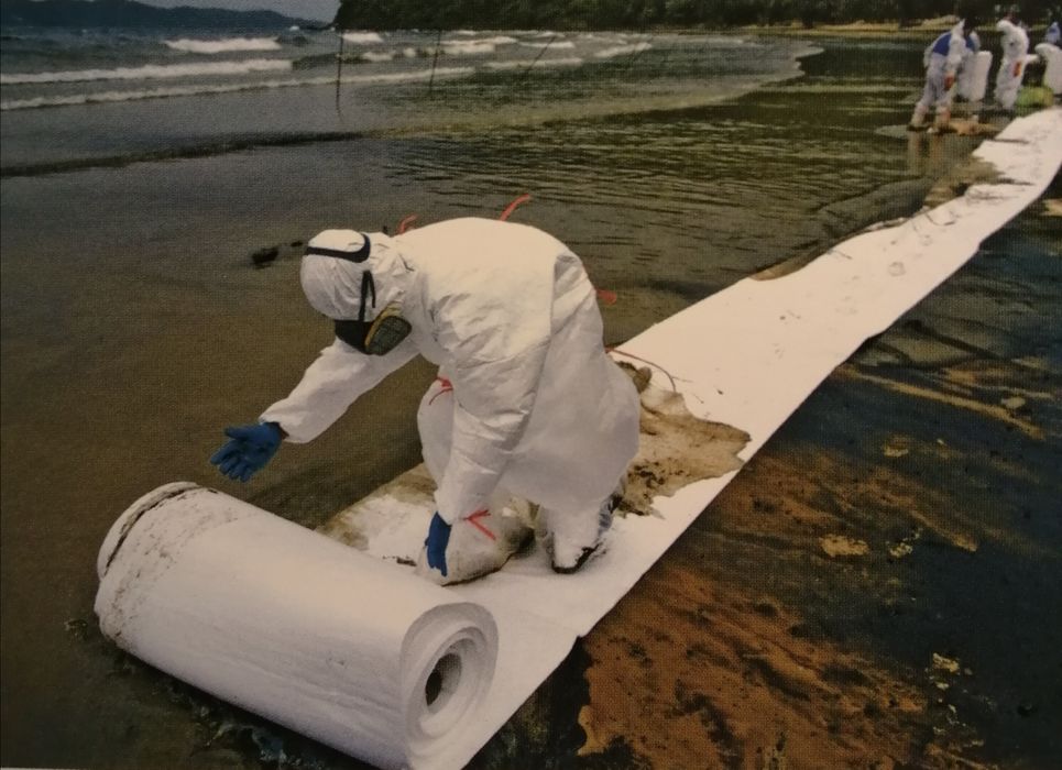 Салфетки сорбирующие гидрофобные.