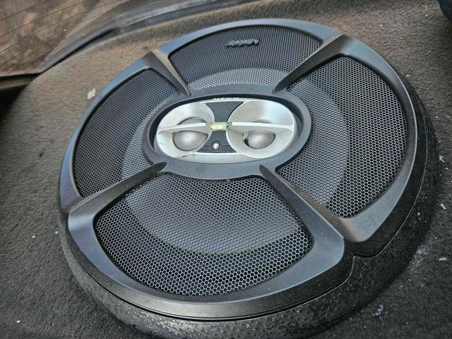 Infinity reference 8023i, 20 см. диаметър коаксиални тонколони.