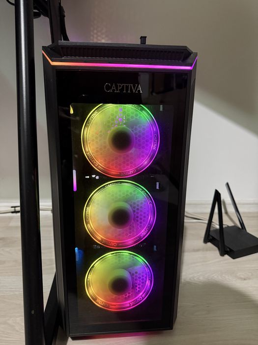 Carcasa pc foarte solida si impecabila