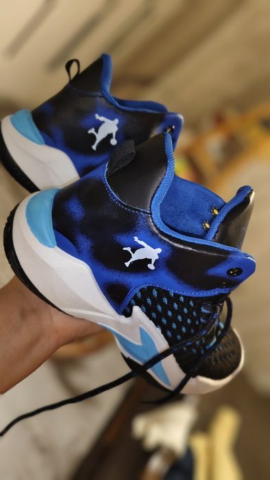 Баскетбольные кроссовки 26 размер