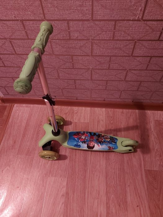 Самокат детский до 3 лет