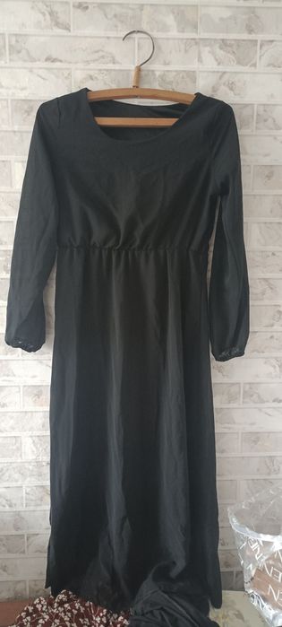 Продам наряды платья