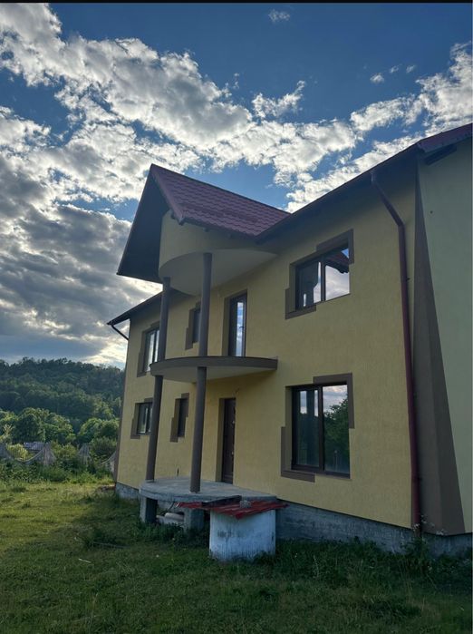 Vilă modernă cu vedere panoramică, aproape de oraș