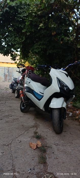 Продам скутор м8 про