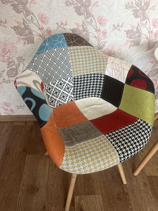 Продам стол и два стула