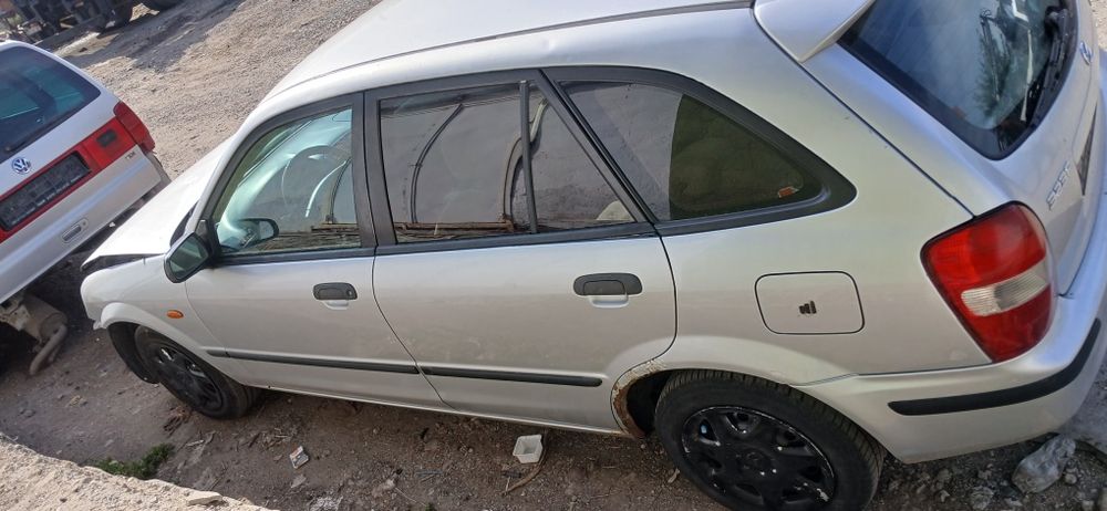 Mazda 323 2.0  2001g