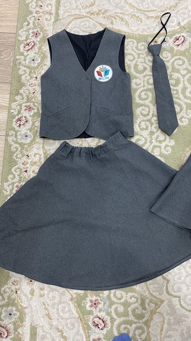 Продается 2 комплекта школьной формы