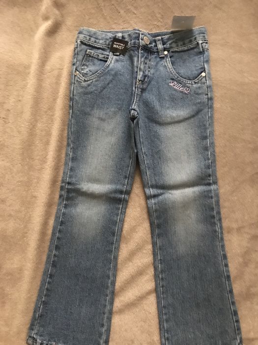 Джинсы и другие вещи для девочек.