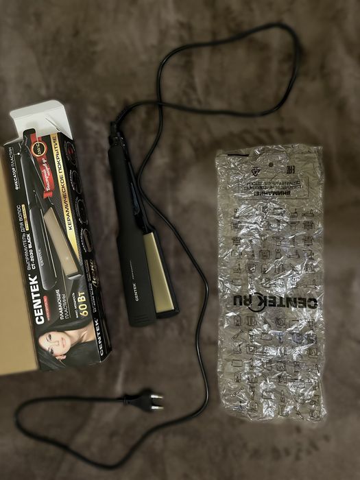 Продам утюжок для волос, стоит 2000. Продаю за 1300