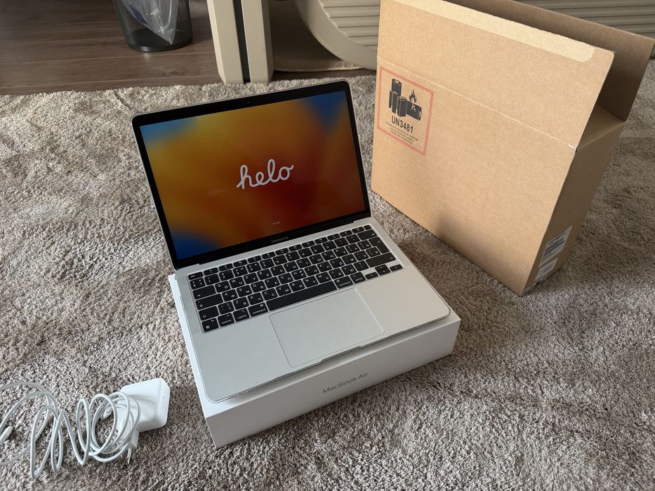 Macbook air m1 8/256gb Eac