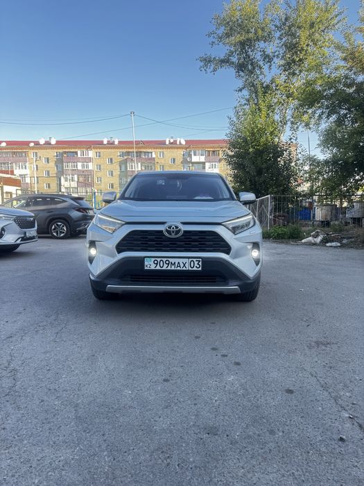 Продам Toyota RAV4