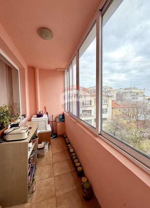 Продава се Двустаен апартамент в Варна, Център - 68 кв.м за 1380 €/кв.м - Снимка #8
