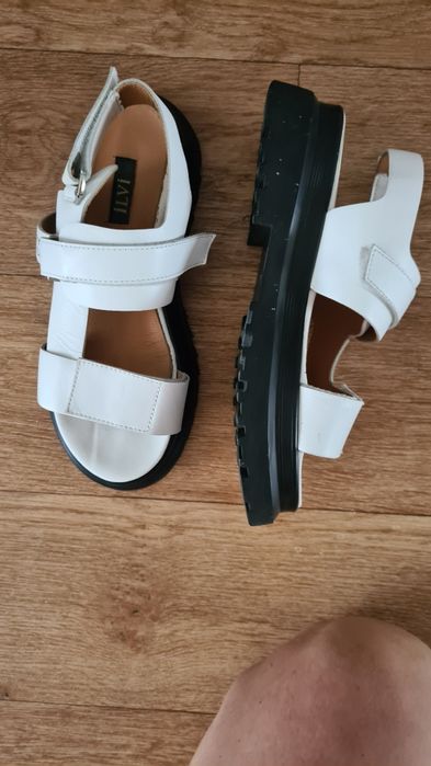 Летние кожаные босоножки