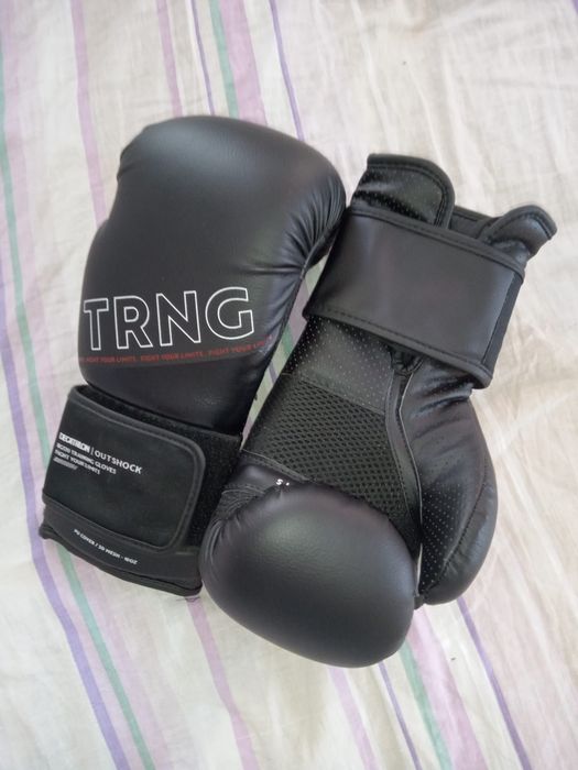 Vând mănuși  noi box