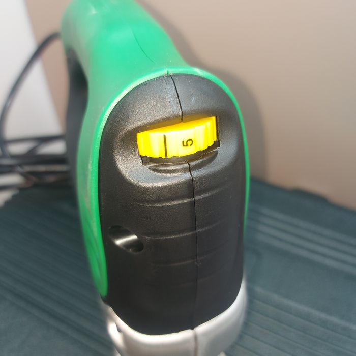 Електрически прободен трион(зеге) Hitachi / Hikoki 705W CJ90VST Eco