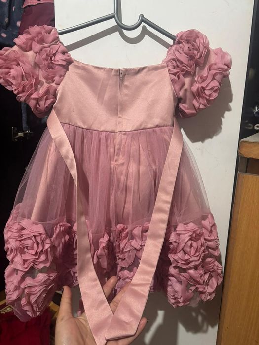 продам детские платья