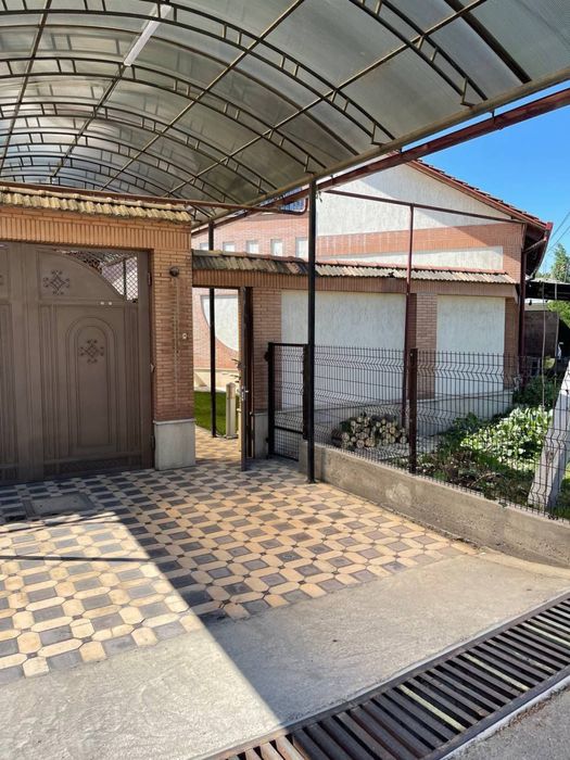 Дом свой 4 сотки бассейн сауна красивый двор