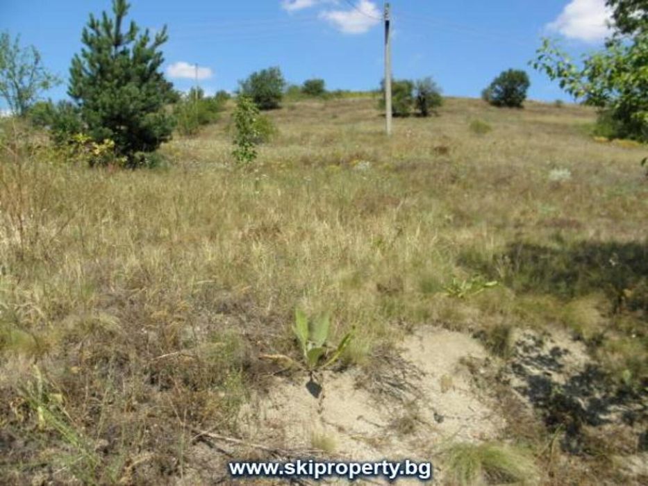 Имот с гледки към планината в Гуцал!