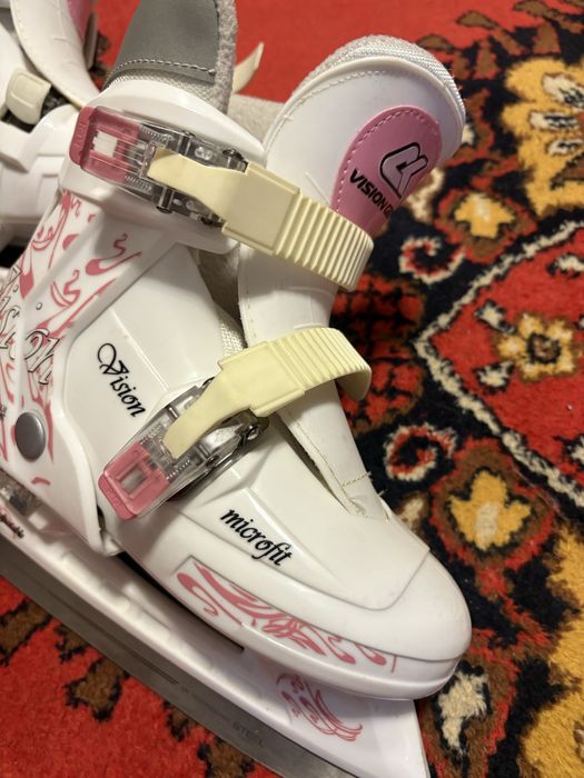 Продам коньки девочка