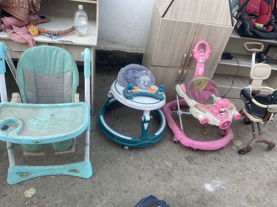 Детские кресла продам