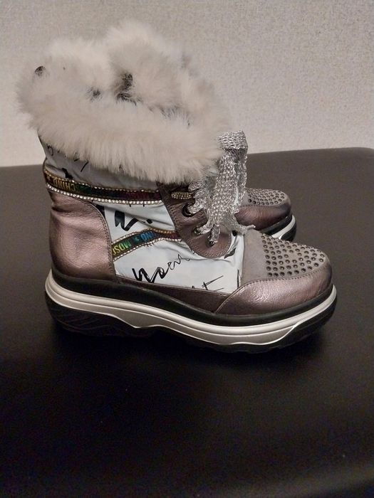 Продам сапожки на девочку