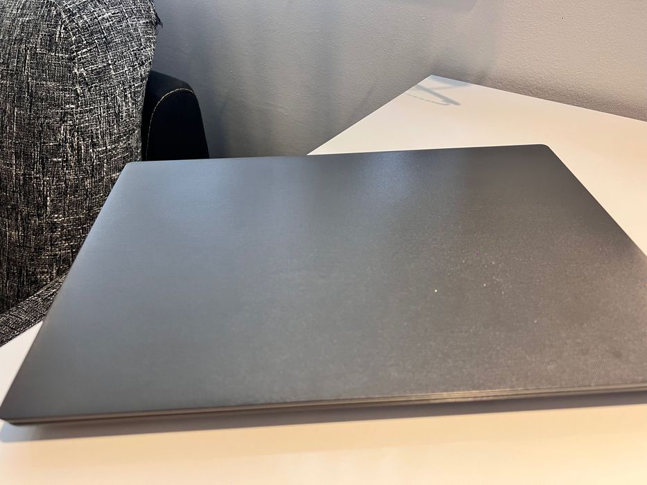 Лаптоп Lenovo V15-ADA