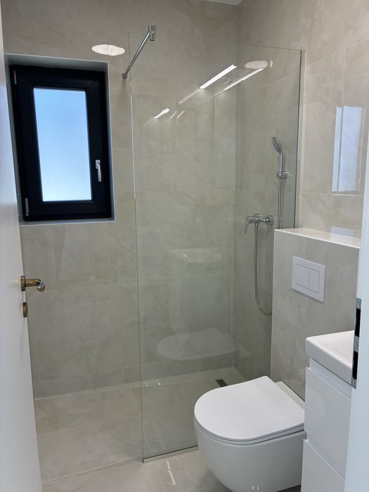 De inchiriat: apartament cu 3 camere NOU, ultrafinisat