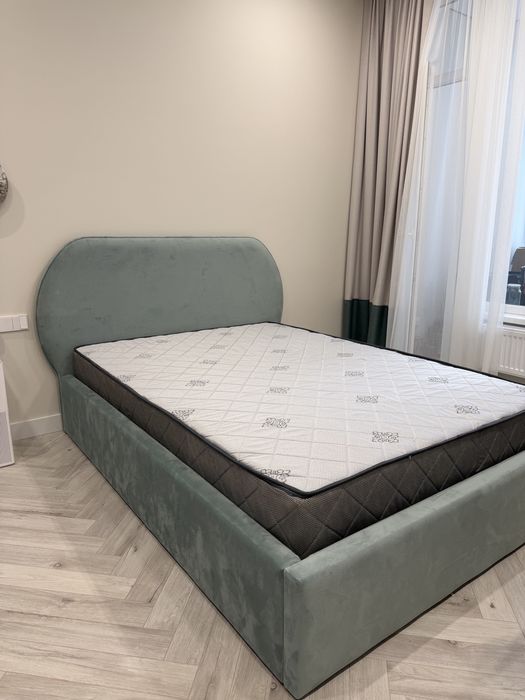 Кровать с матрасом 150*200