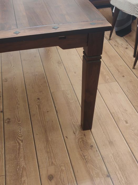 Vând masa lemn masiv