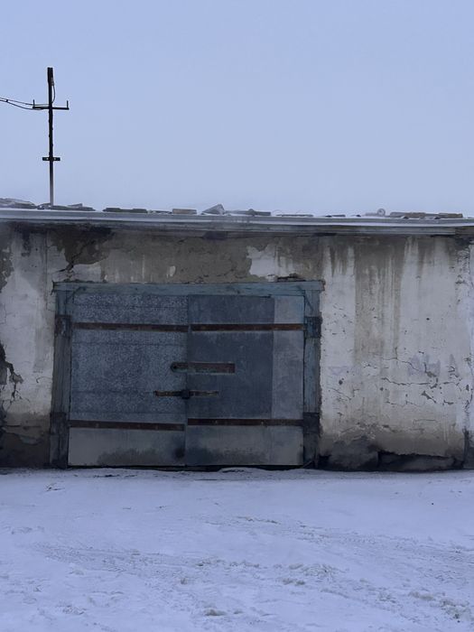 Продам 2 комнатную квартиру+ гораж