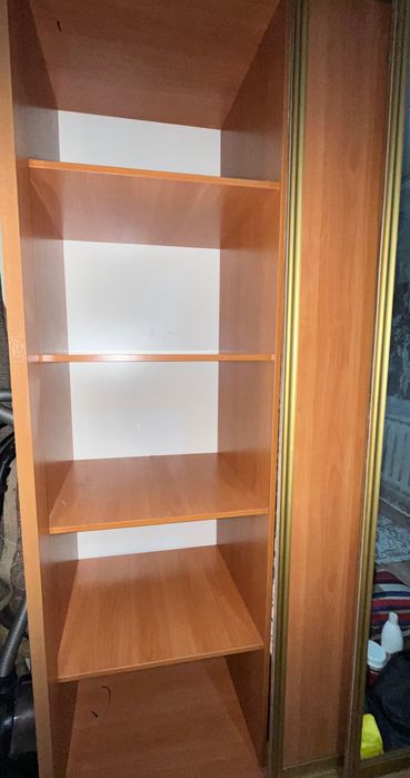 Продается шкаф купе с зеркалом