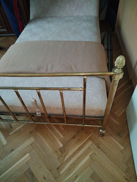 Легло в стил Луи XVI