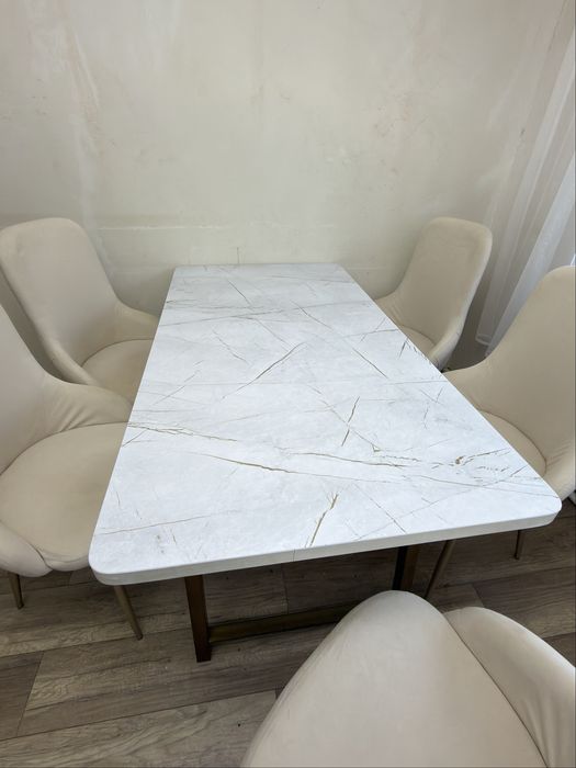 Продам стол и 6 стульев
