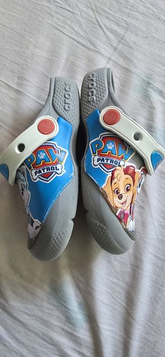 Șlapi/papuci copii crocs c11 sau 28-29 cu Paw Patrol