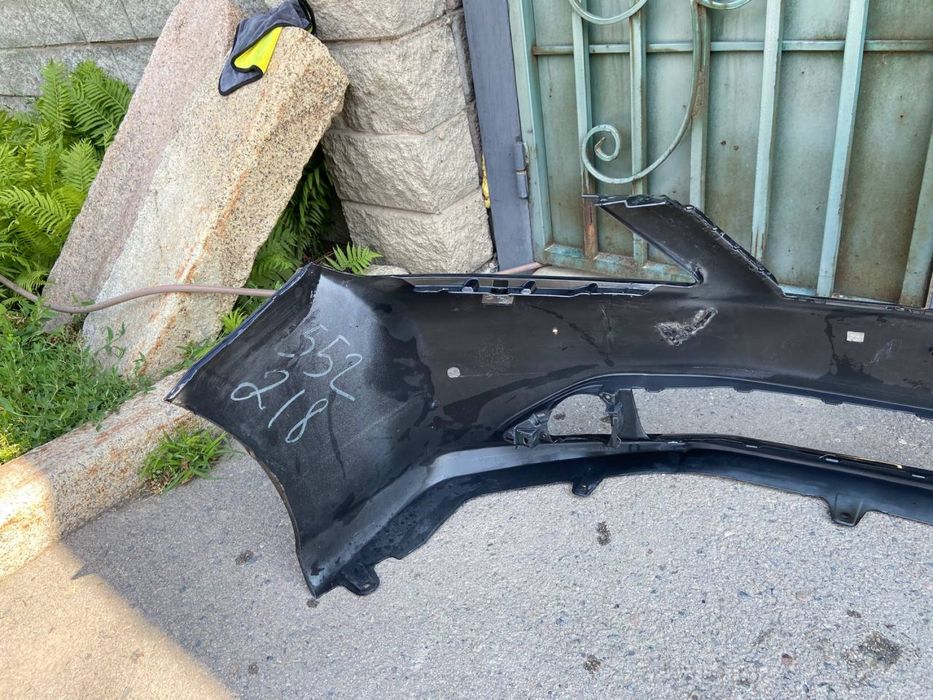 Продам бампер от камри 50