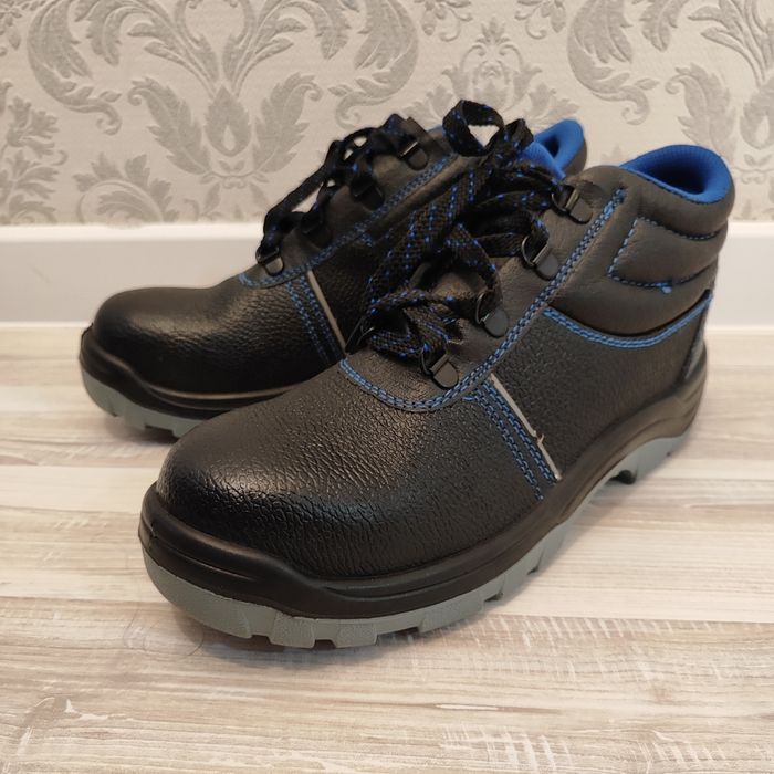 Продам  спец обувь