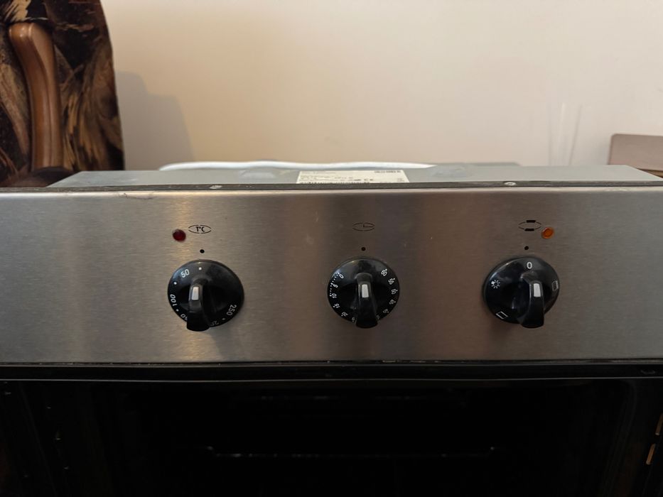 Фурна за вграждане | Работеща но става и за части