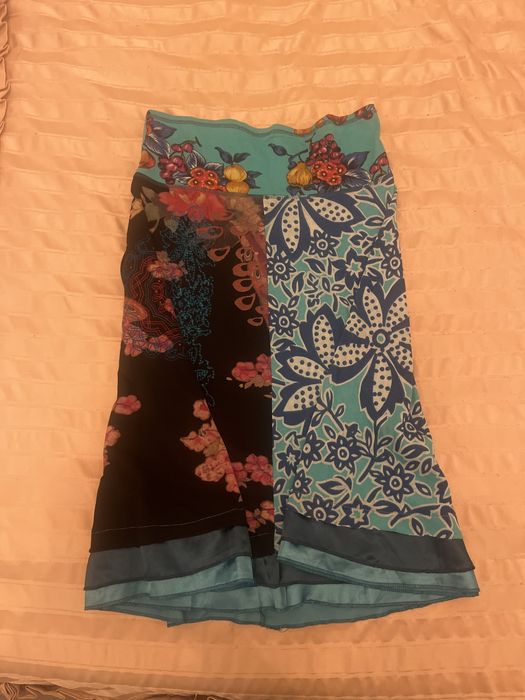 Fusta lejera Desigual M