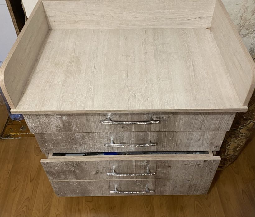 Продатся пеленальный стол