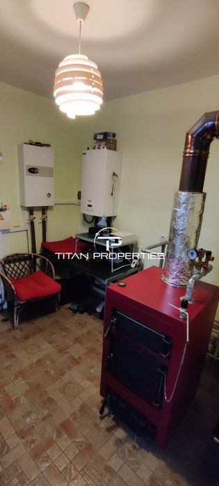 Двуетажна Къща на 500м от МОРЕТО, гр. Черноморец