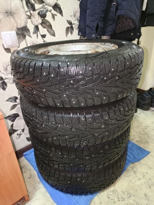 Продам 4 колеса на дисках   R 14