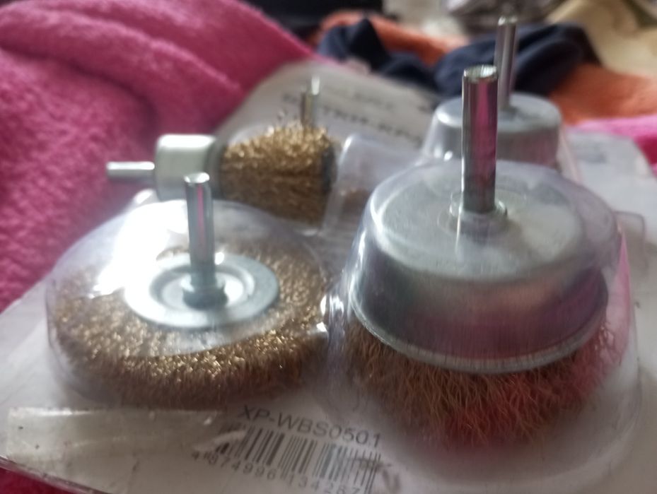 Щётки крацовки, насадки на дрель. 2000