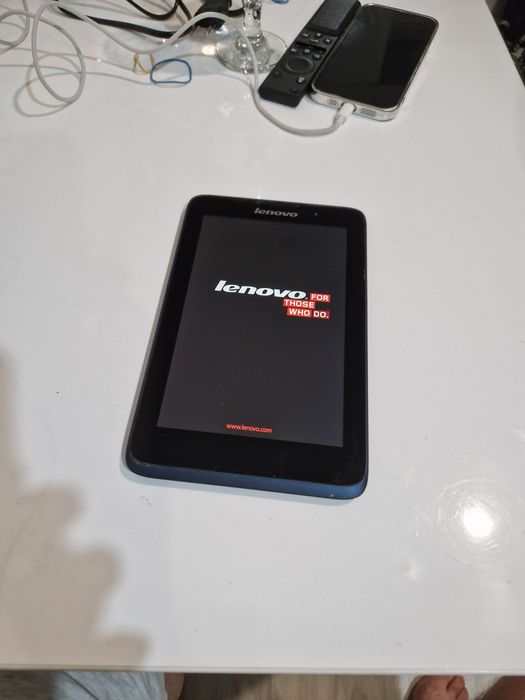 Tableta Lenovo  perfect funcționala.  Android 4.4