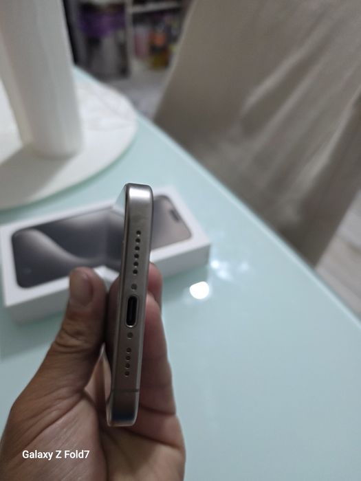Se vinde iphone 15 pro max 256gb