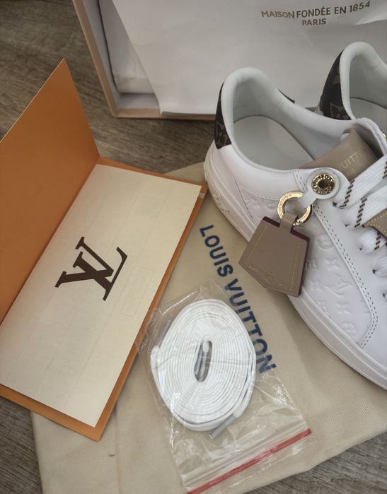 Дамски маратонки нови