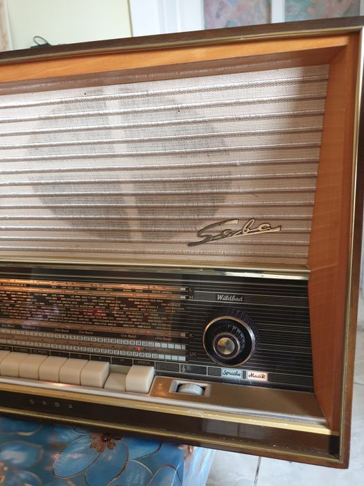 Vând radio Saba 700lei